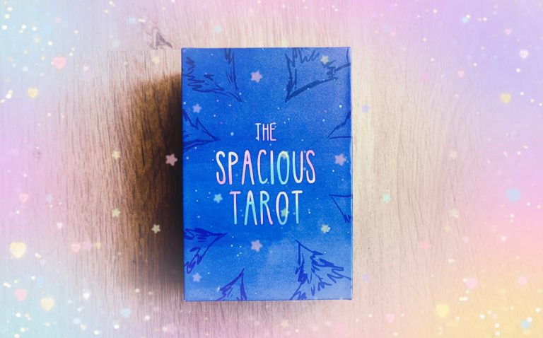 Comment &eacute;viter les contrefa&ccedil;ons du deck The Spacious tarot de Carrie Mallon et Annie Ruygt : diff&eacute;rence entre la premi&egrave;re et seconde &eacute;dition et ce qu&rsquo;il faut demander en seconde main