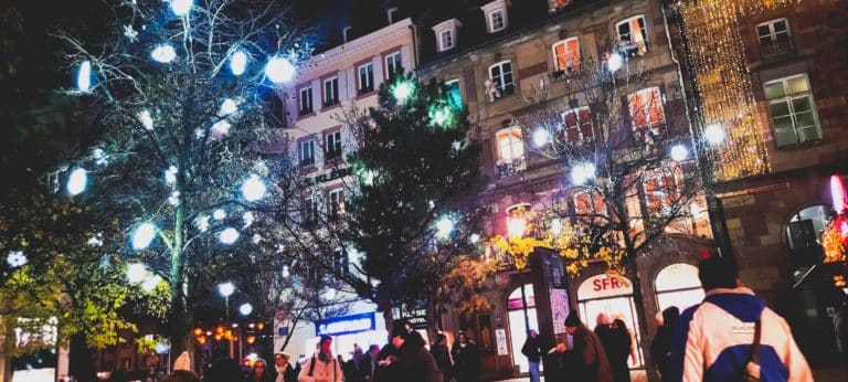 atelier d&eacute;couverte de la tasseomancie &agrave; Strasbourg pendant du march&eacute; de noel